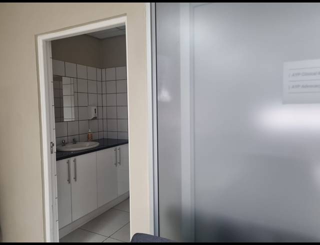 226M² OFFICE TO LET IN SONHEUWEL